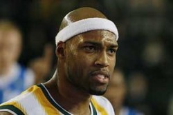 Скинхедс раниха лидера на БК "Киев"